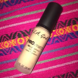 La girl pro matte foundation